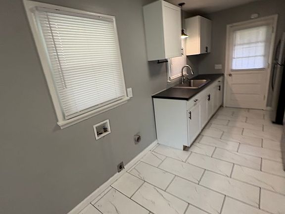 4th image of 1801 Myrna Ln
