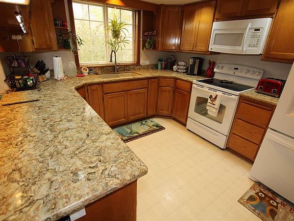 4th image of 2922 S Keller Pl