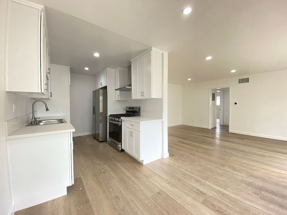 1st image of 1489 S Canfield Ave APT 204