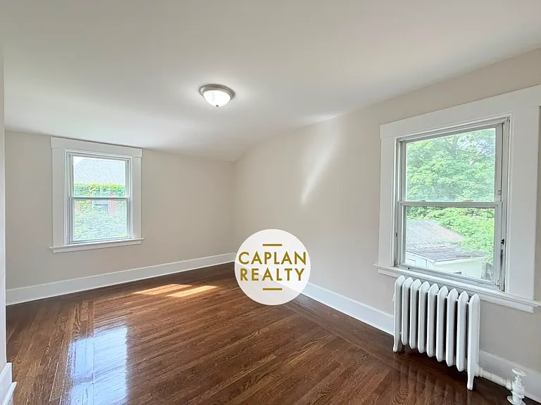 150 Crescent St — Photo 15