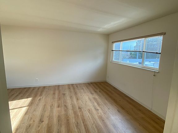 3rd image of 840 El Camino Real #6
