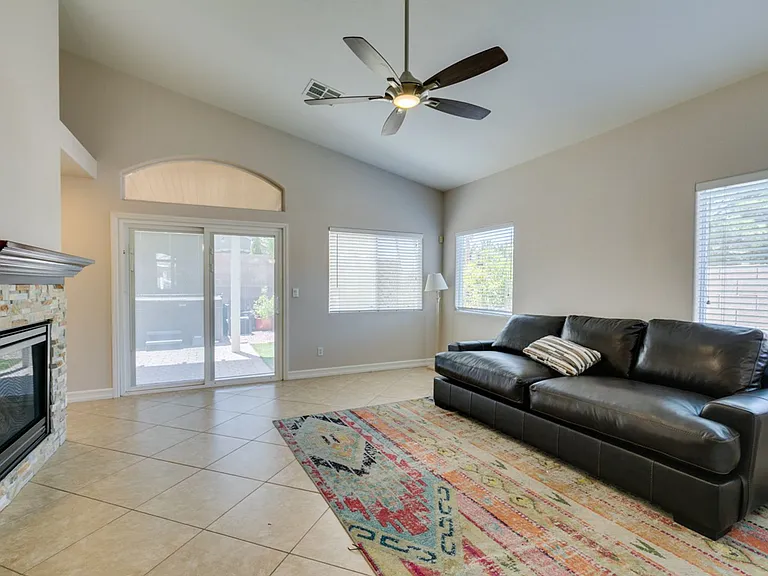 489 First Light St — Photo 9