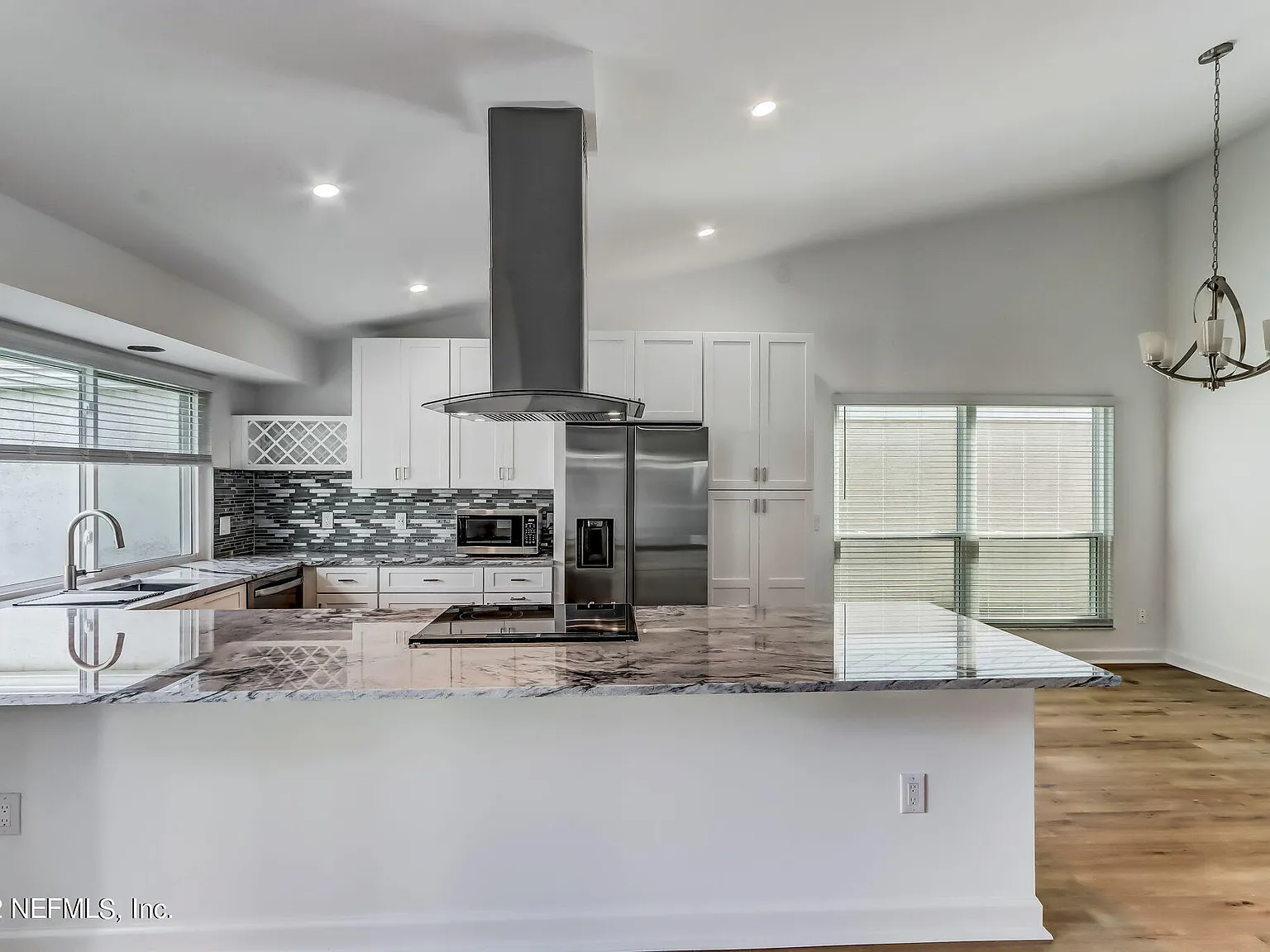 3 bed, 2.0 bath, 1520 sqft, $4,500 — Photo 2