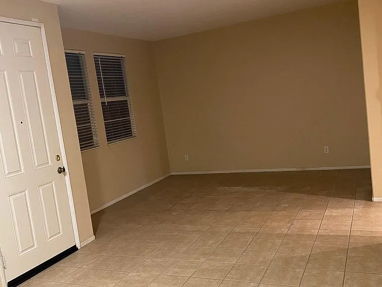 35992 Lindstrand Ave #14 — Photo 3