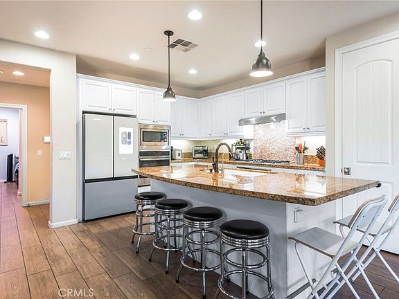 5th image of 885 E Manresa Dr