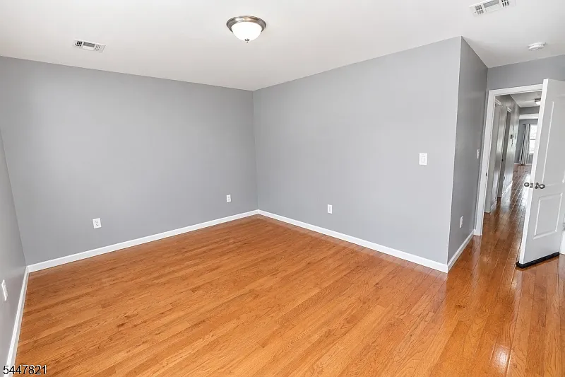 3 bed, 2.0 bath, $2,700 — Photo 3