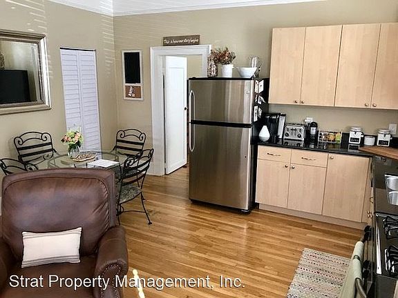 4th image of 304 W Hawthorn St APT 2