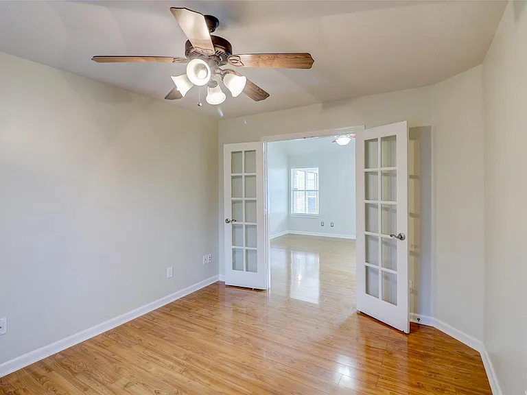 3323 Pioneer Bend Ln — Photo 30