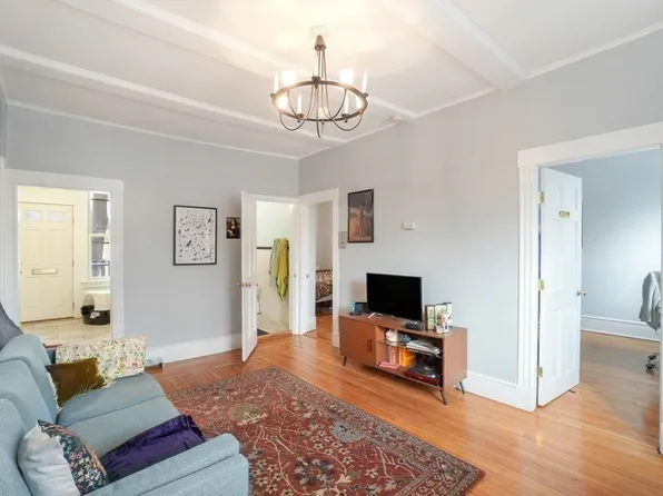 3 Ridgemont St APT 3, Boston, MA 02134