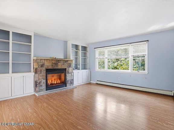 5th image of 315 Mountain View Dr