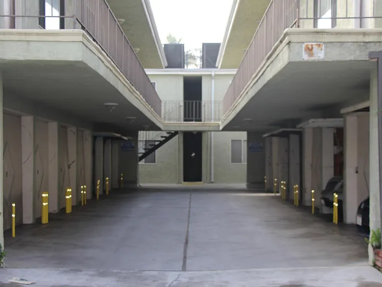 Redondo Palms — Photo 1
