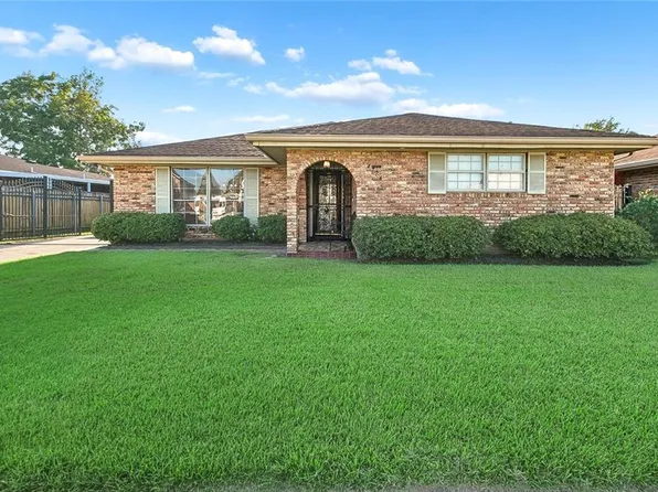 4726 Charlmark Dr, New Orleans, LA 70127