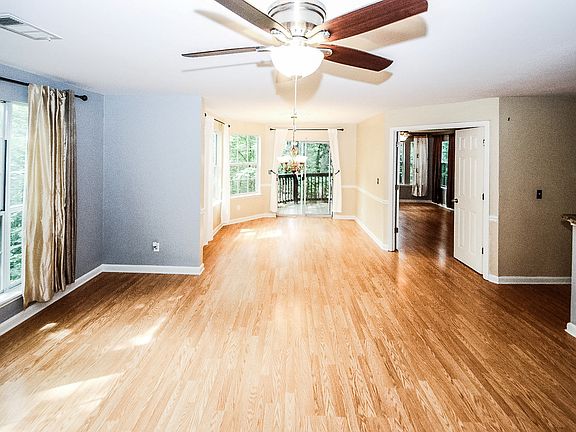 5th image of 810 Dunes Way