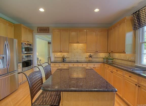 4th image of 9418 Belmont Ln