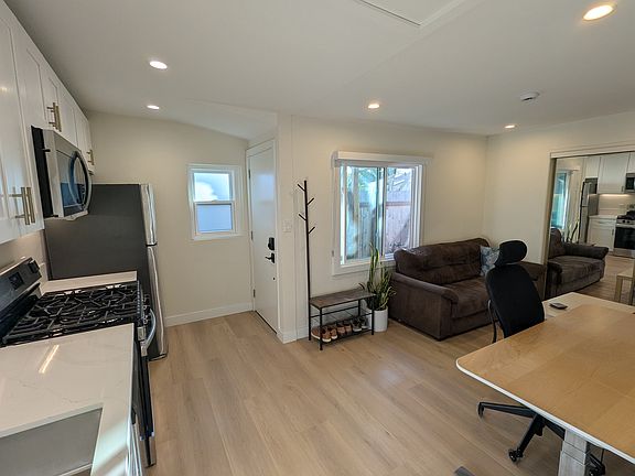5th image of 4255 10th Ave #4257