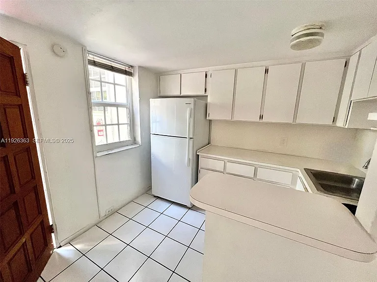 227 Phoenetia Ave #3 — Photo 3
