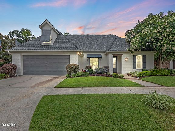 2nd image of 302 Moss Creek Dr
