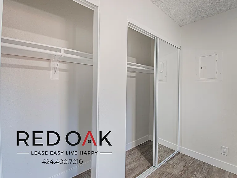 607 W 82nd St #101 — Photo 14