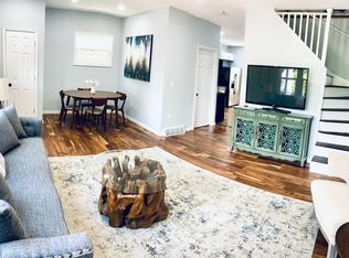 1843 E Hillcrest Ave, Milwaukee, WI 53207