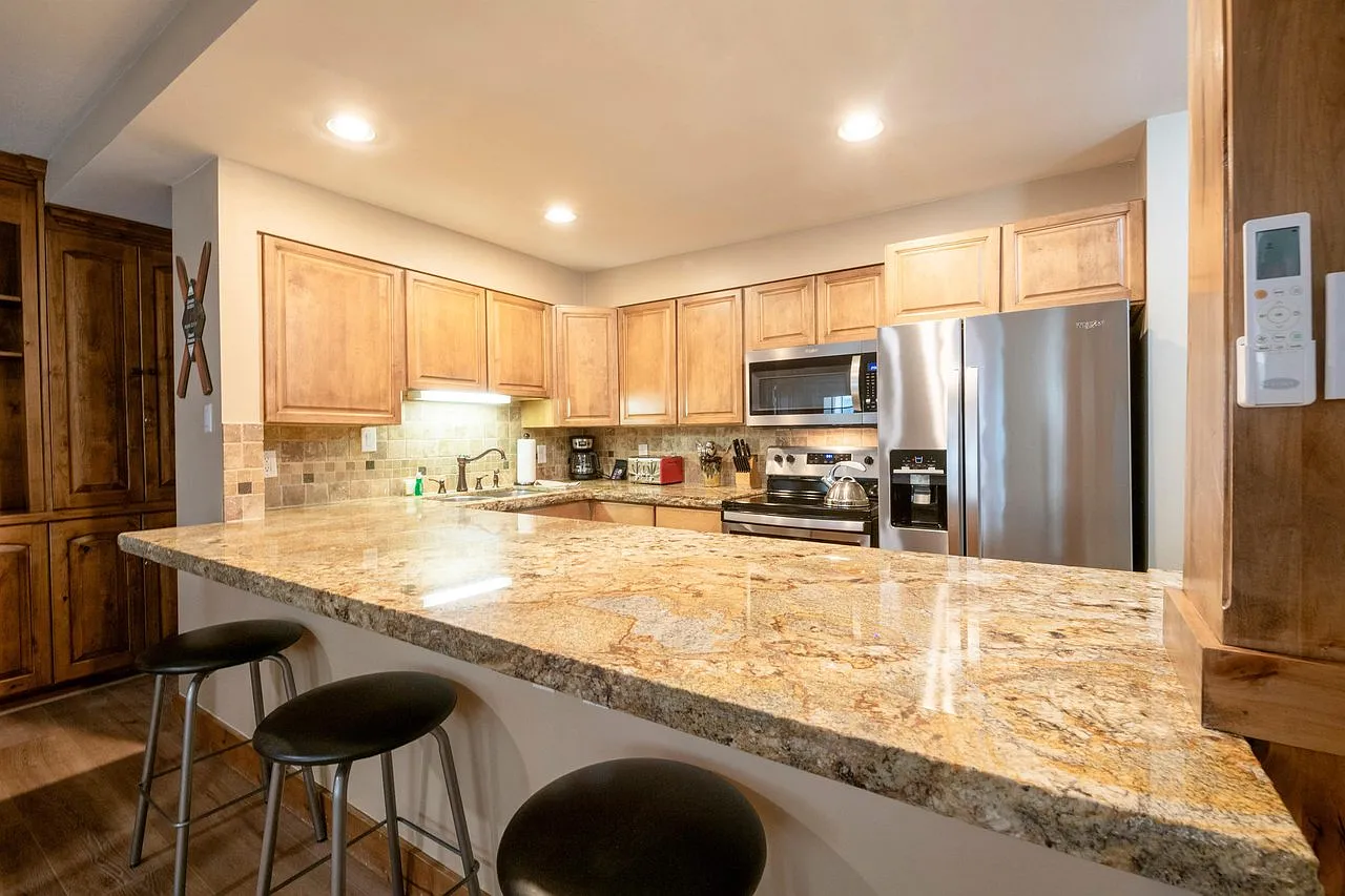 2 bed, 1150 sqft, $3,000 — Photo 4