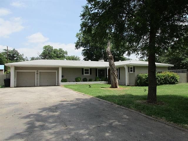 1st image of 817 S Leggett Dr