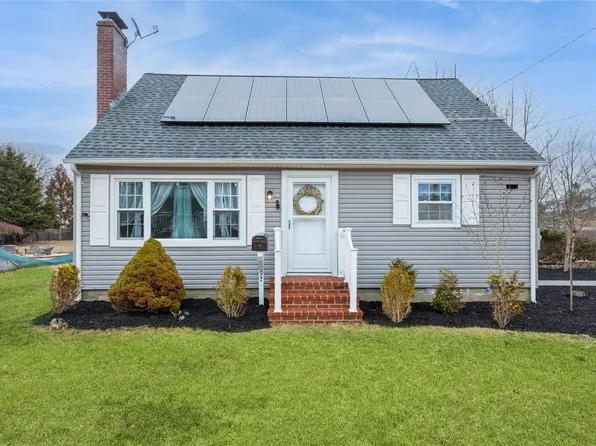 97 Pine Neck Avenue, East Patchogue, NY 11772