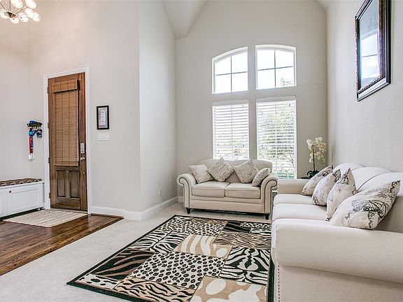 3rd image of 2201 Huntington Dr