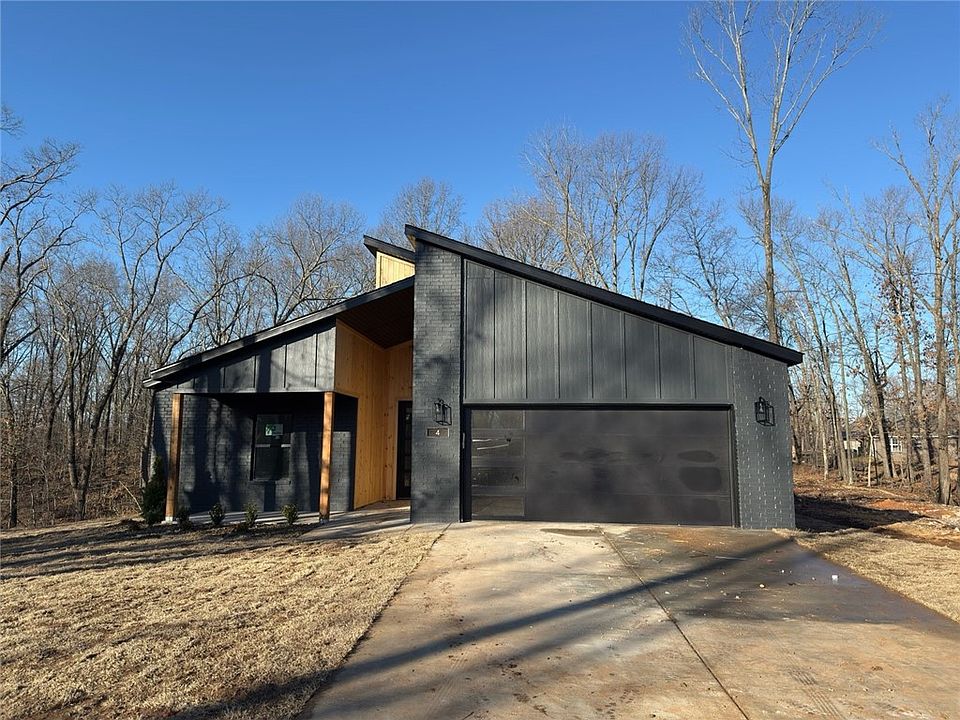 1st image of 4 Langley Cir