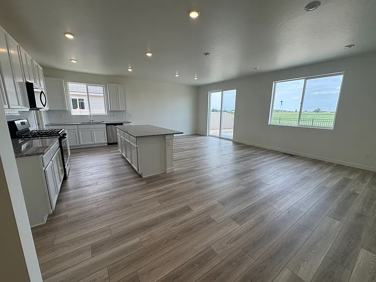 7656 E Bullhead St — Photo 6
