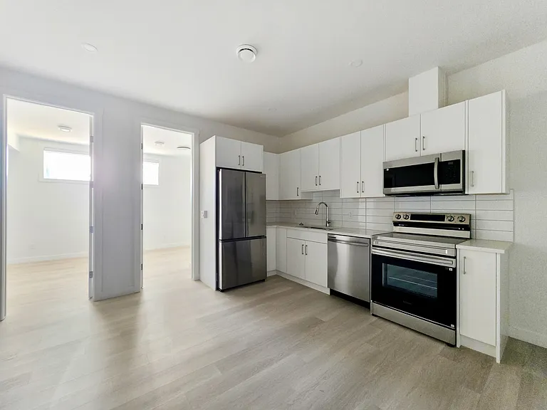 2108 Home Rd NW — Photo 3