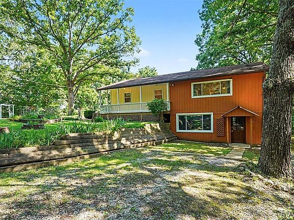 4th image of 5072 Oak Tree Ln