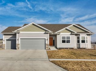 2507 Suncrest Dr, Ames, IA 50014