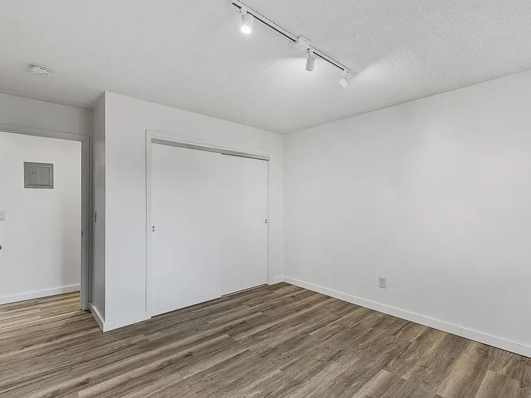 8300 Fremont Ave S — Photo 16