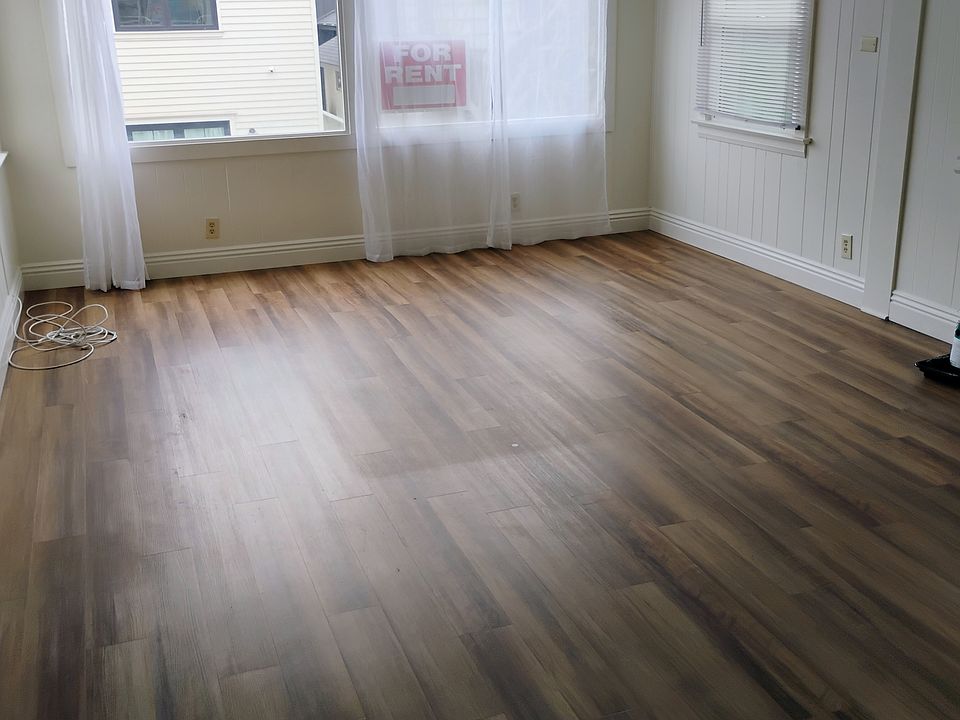 Living room, Plank floor, bay window