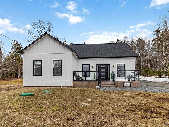 3rd image of 30 Cove Rd