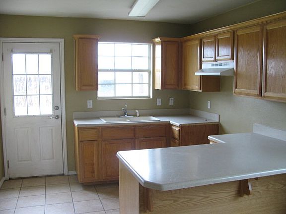 3rd image of 2693 Vienna St