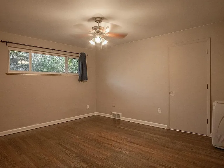 1381 S Grant St — Photo 13