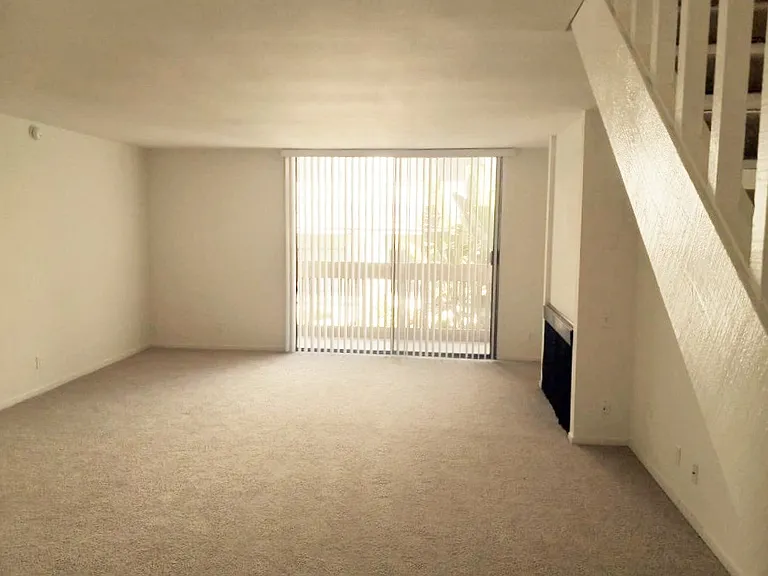 1414 Greenfield Apartments — Photo 12