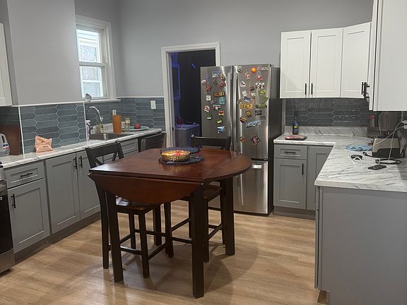 5th image of 27 E 18th St Floor 1