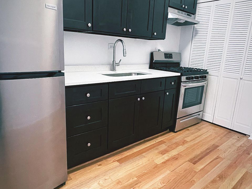 1st image of 2806 N California Ave #1