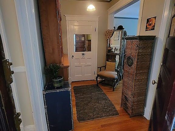 Entry w mirrored coat closet