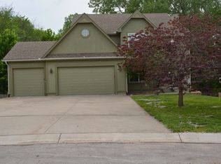 6004 NE Agate Cir, Lees Summit, MO 64064