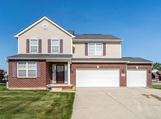 52588 Stafford Dr, Macomb, MI 48042