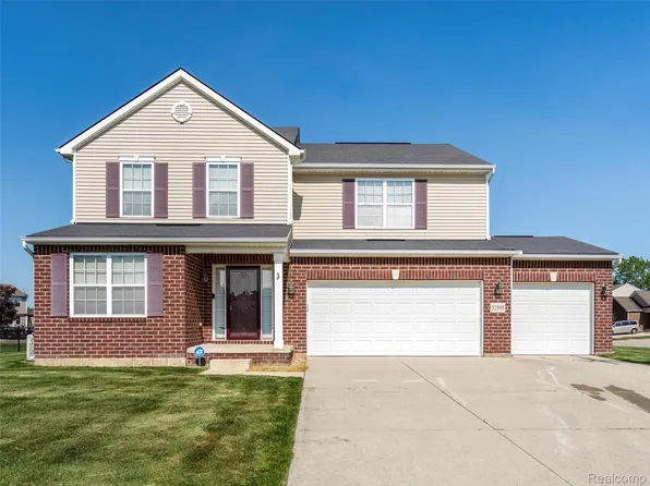 52588 Stafford Dr, Macomb, MI 48042