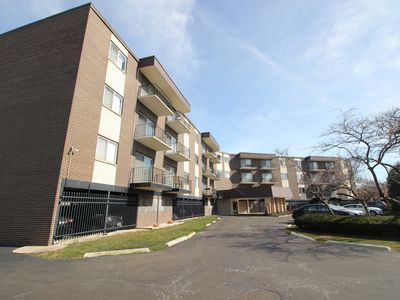 9820 S Pulaski Rd APT 108, Oak Lawn, IL, 60453
