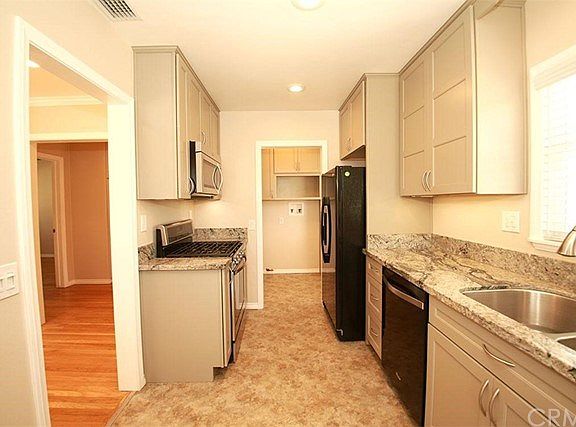 4th image of 14626 Fairford Ave
