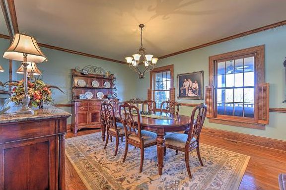 4th image of 3400 Berkshire Cir