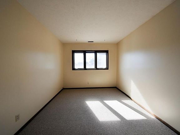 4th image of 4623 Dodge St APT 1