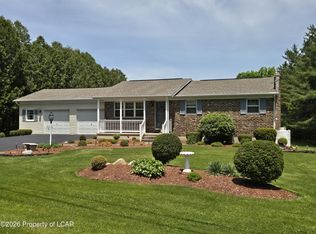 5 Browns Grove Rd, Drums, PA 18222