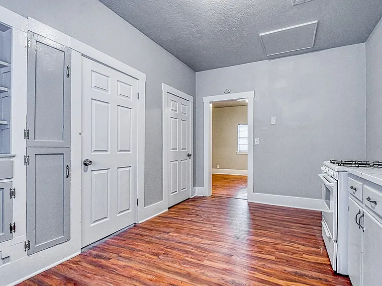 711 Jenkins Ave — Photo 10